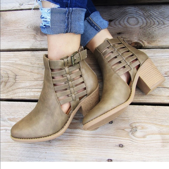 Caged Ankle Boots With Buckle - Picture 8 of 8